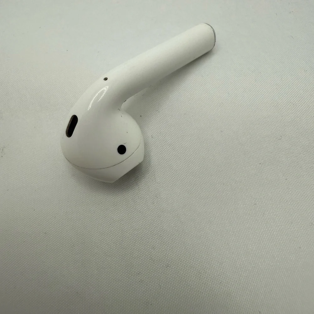 Apple AirPod 2nd Generation, white SINGLE left side replacement AirPod
